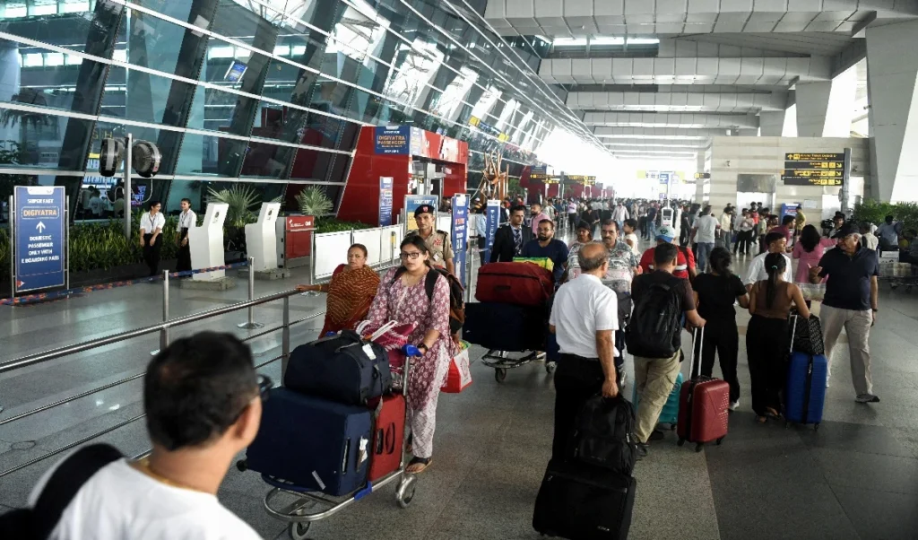 दिल्ली एयरपोर्ट में 10% हिस्सेदारी खरीदने की योजना पर GMR एयरपोर्ट्स के शेयरों में 3% की उछाल