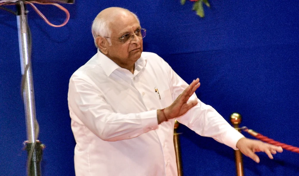 Gujarat चालू वित्त वर्ष में सरकारी इमारतों पर 48 मेगावाट क्षमता का सौर संयंत्र लगाएगा