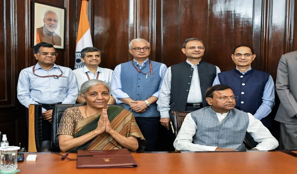 GST council स्वास्थ्य बीमा करवाने वालों के लिए आ सकती है बड़ी खुशखबरी, मिल सकती है बड़ी राहत