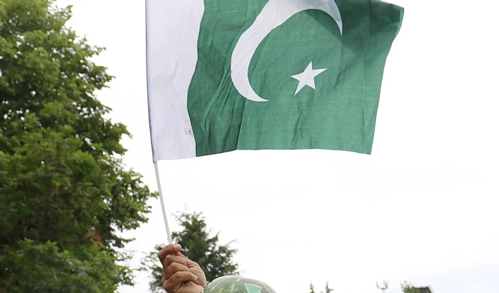 great news from pakistan oil and gas reserves found in the sea border