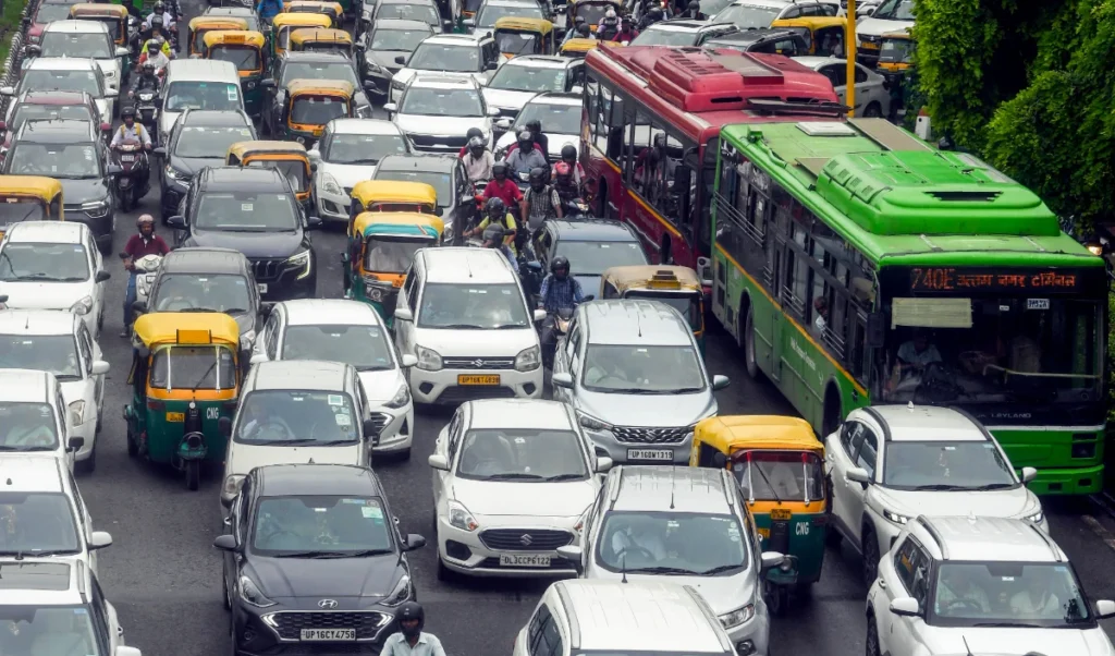 यात्री वाहन की खुदरा बिक्री में अगस्त में पांच प्रतिशत की गिरावट