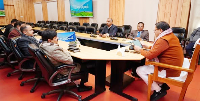 पौड़ी बस दुर्घटना के बाद अस्पताल की लचर व्यवस्थाएं सामने आईं, मुख्यमंत्री धामी ने बुनियादी सुविधाएं, मृतक परिजनों को 5 लाख, घायलों को 1 लाख रु. देने के दिए निर्देश