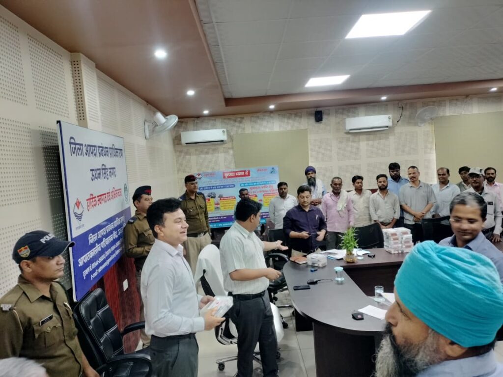 जिलाधिकारी के निर्देश पर चालकों-परिचालकों को फर्स्ट रिस्पांडर प्रशिक्षण, SDRF ने दी जीवन रक्षक तकनीकों की जानकारी